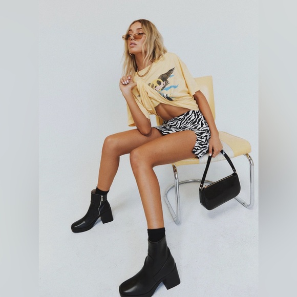 Like New Princess Polly Boots - Size 9 - Picture 3 of 9